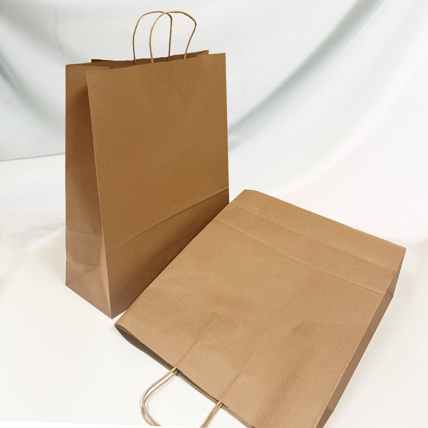200 Pcs, Queen, 16x6x19.25 inches, Kraft Paper Bags, with Twisted Handles